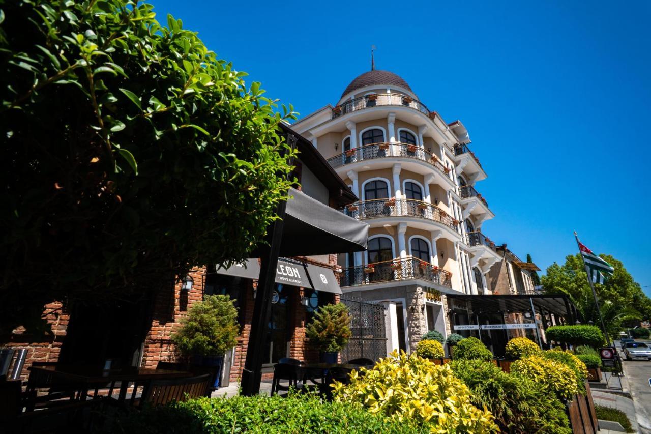 Leon Boutique Hotel ซุคุม ภายนอก รูปภาพ