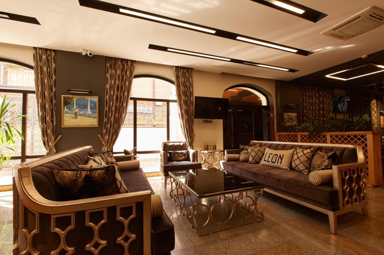 Leon Boutique Hotel ซุคุม ภายนอก รูปภาพ