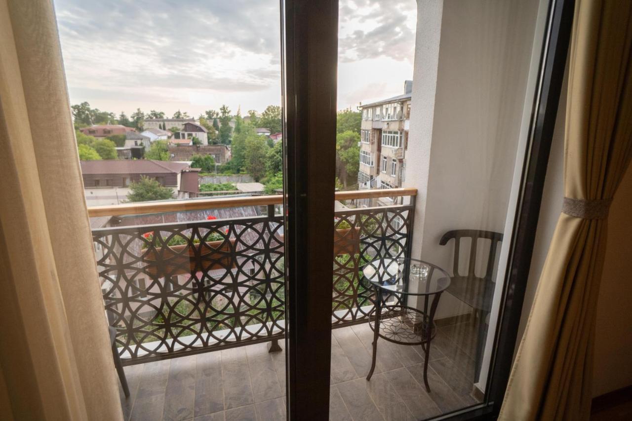 Leon Boutique Hotel ซุคุม ภายนอก รูปภาพ