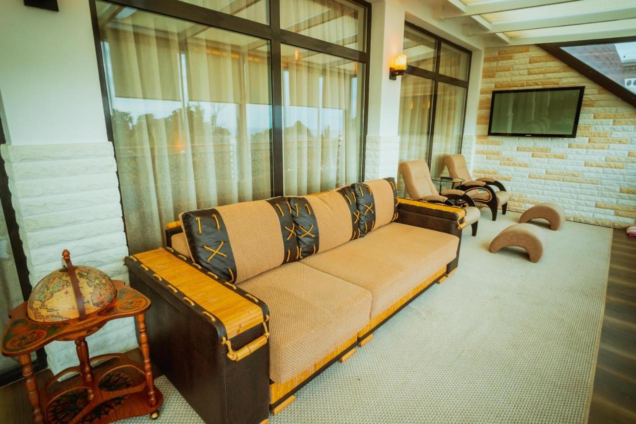 Leon Boutique Hotel ซุคุม ภายนอก รูปภาพ