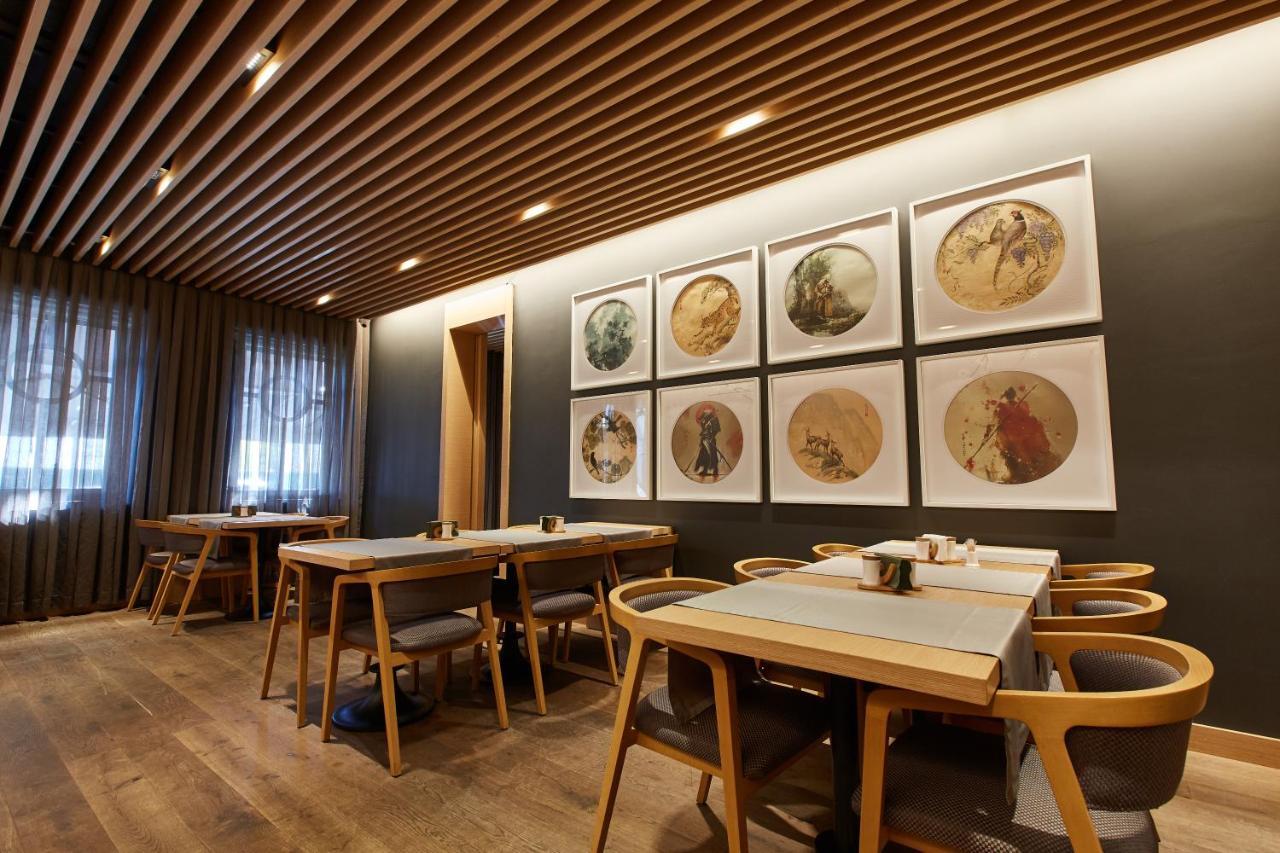 Leon Boutique Hotel ซุคุม ภายนอก รูปภาพ
