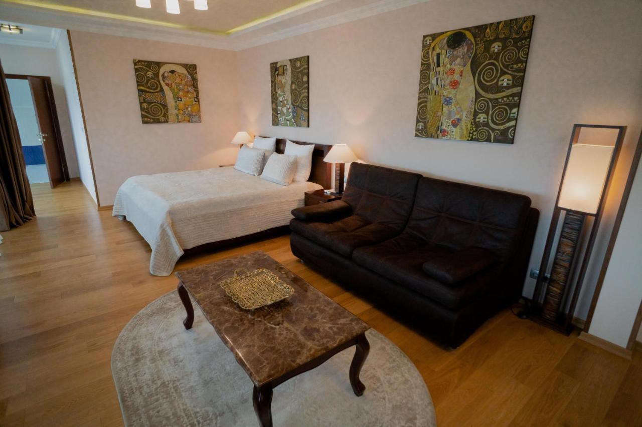 Leon Boutique Hotel ซุคุม ภายนอก รูปภาพ