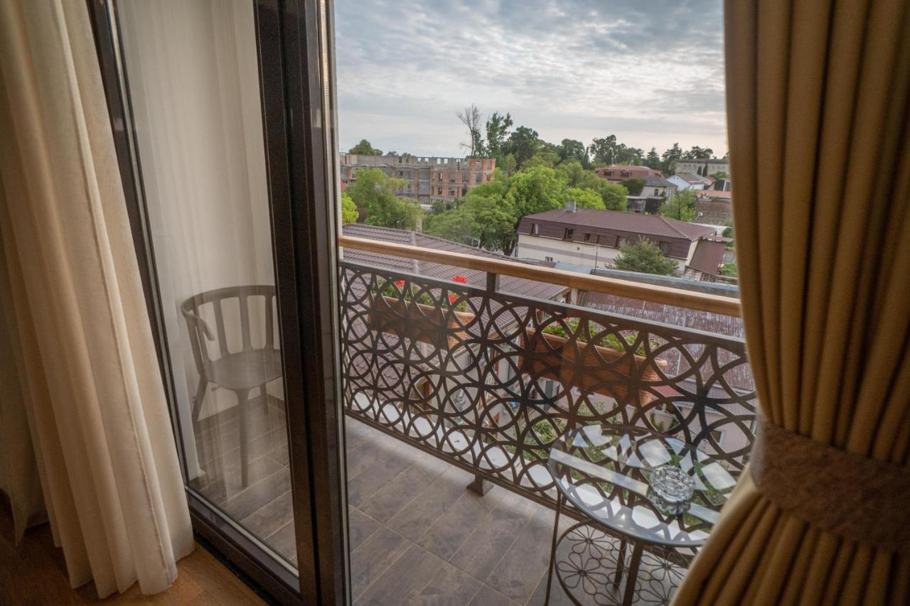 Leon Boutique Hotel ซุคุม ภายนอก รูปภาพ
